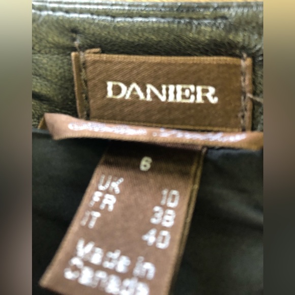 DANIER LEATHER MIDI SKIRT FULLY LINED WITH BACK ZIPPER IN SIZE 6 - Picture 4 of 5